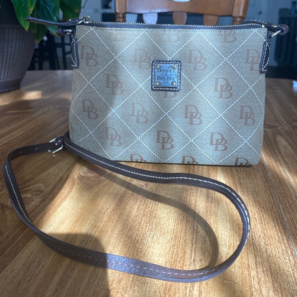 Dooney & Bourke crossbody bag